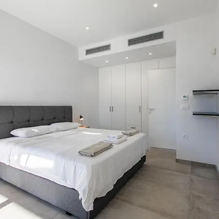Villa Menta By Vintage Travel *